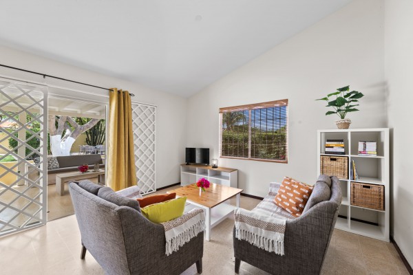 Beautiful Home in Grote Berg with Pool – Ideal Investment