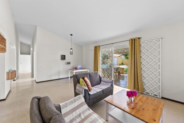 Beautiful Home in Grote Berg with Pool – Ideal Investment