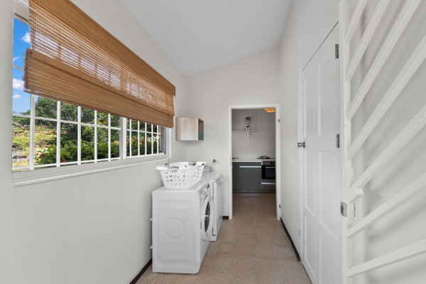 Beautiful Home in Grote Berg with Pool – Ideal Investment
