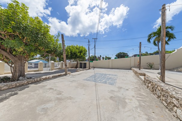 Otrobanda  – Historic property suitable for hospitality.