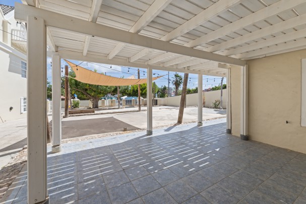 Otrobanda  – Historic property suitable for hospitality.