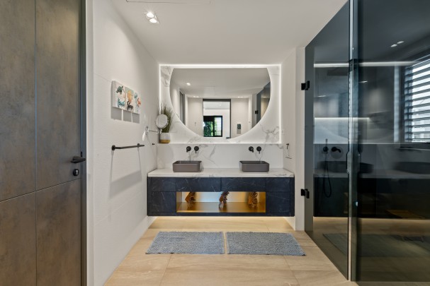 Blue Bay - Luxe 2-slaapkamer appartement direct aan het strand