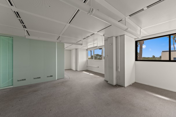 Strategisch gelegen Kantoorruimte.