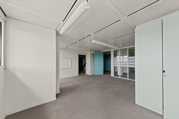 Strategisch gelegen Kantoorruimte.