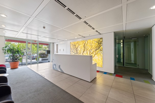 Strategisch gelegen Kantoorruimte.