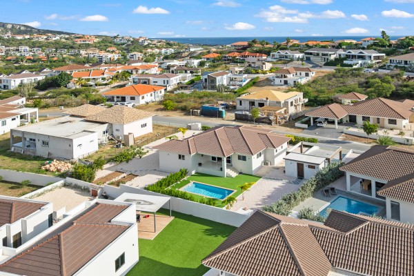 Blue Bay - Villa met zwembad en uitzicht op de golfbaan