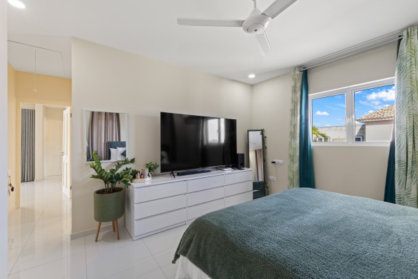 Blue Bay &ndash; Villa with Swimming Pool and Golf Course Views