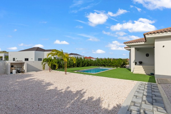 Blue Bay - Villa met zwembad en uitzicht op de golfbaan