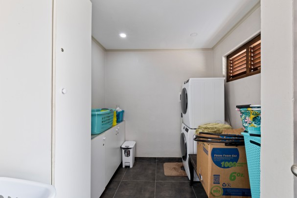 Blue Bay &ndash; Villa with Swimming Pool and Golf Course Views