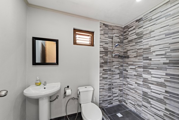 Blue Bay &ndash; Villa with Swimming Pool and Golf Course Views