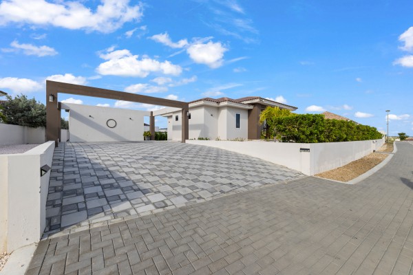 Blue Bay - Villa met zwembad en uitzicht op de golfbaan