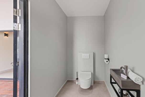 Brakkeput &ndash; Gerenoveerde Moderne 3-slaapkamer woning met zwembad 