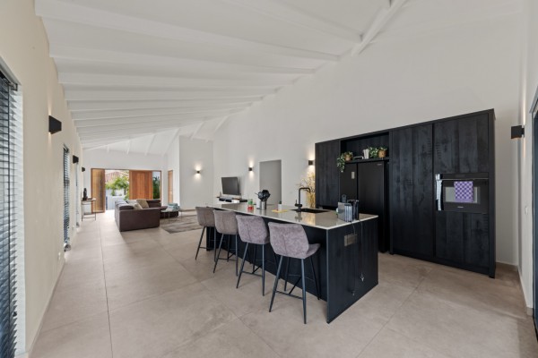 Brakkeput – Gerenoveerde Moderne 3-slaapkamer woning met zwembad 