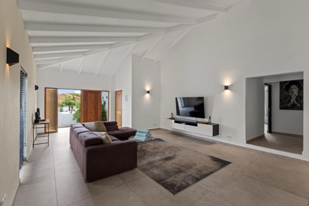 Brakkeput &ndash; Gerenoveerde Moderne 3-slaapkamer woning met zwembad 