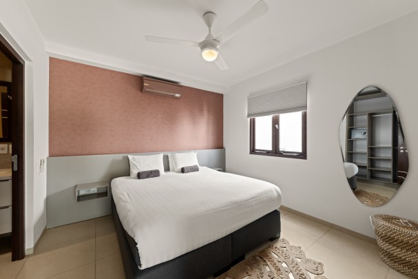 Luxury Ground Floor Apartment with Garden and Pool at Greenview