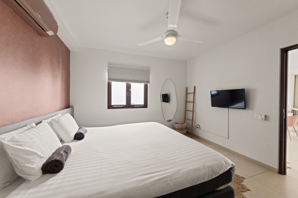 Luxury Ground Floor Apartment with Garden and Pool at Greenview