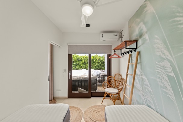 Luxury Ground Floor Apartment with Garden and Pool at Greenview