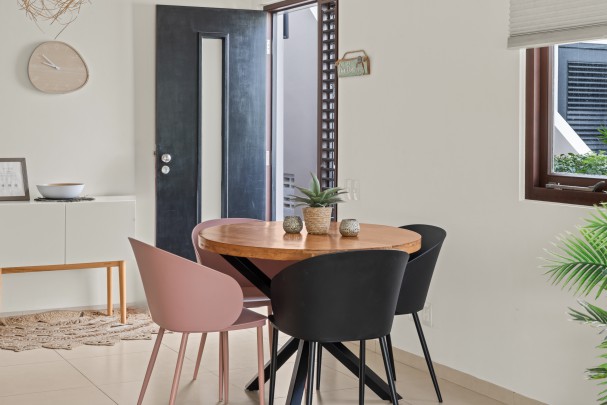 Luxury Ground Floor Apartment with Garden and Pool at Greenview