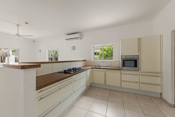 Villapark Girouette – villa gated resort apartment and private pool
