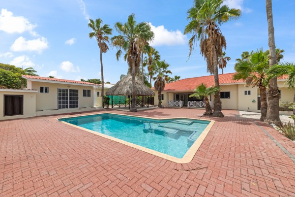 Villapark Girouette – villa gated resort apartment and private pool