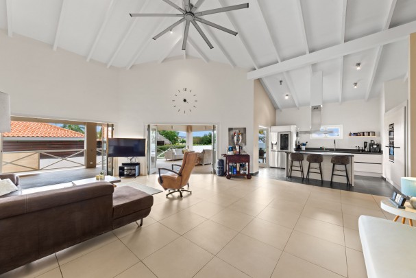  Luxe villa op blue Bay met schitterend uitzicht over de golfbaan