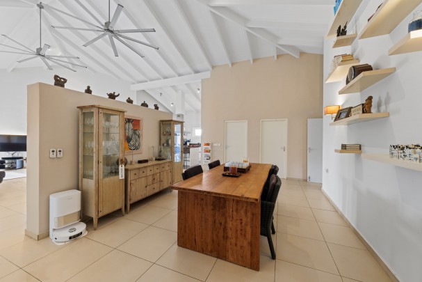  Luxe villa op blue Bay met schitterend uitzicht over de golfbaan