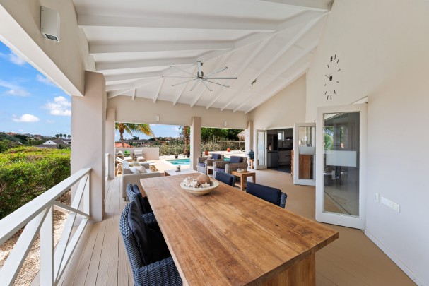  Luxe villa op blue Bay met schitterend uitzicht over de golfbaan
