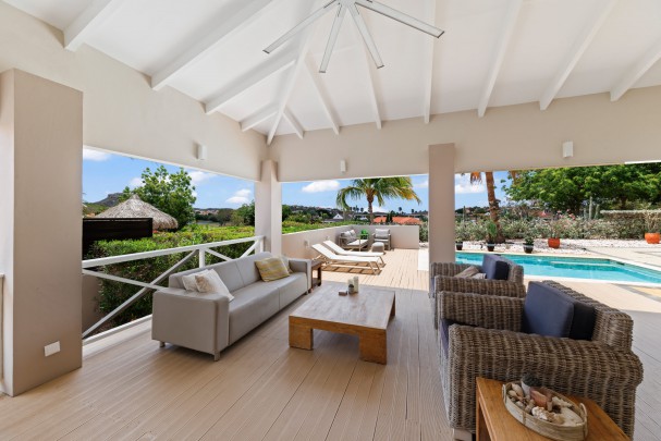  Luxe villa op blue Bay met schitterend uitzicht over de golfbaan