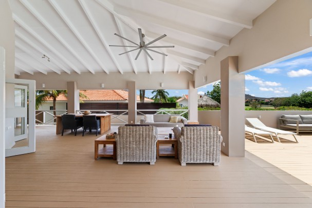  Luxe villa op blue Bay met schitterend uitzicht over de golfbaan