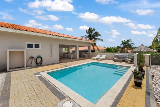  Luxe villa op blue Bay met schitterend uitzicht over de golfbaan