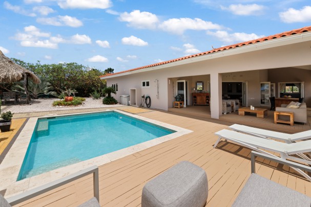  Luxe villa op blue Bay met schitterend uitzicht over de golfbaan