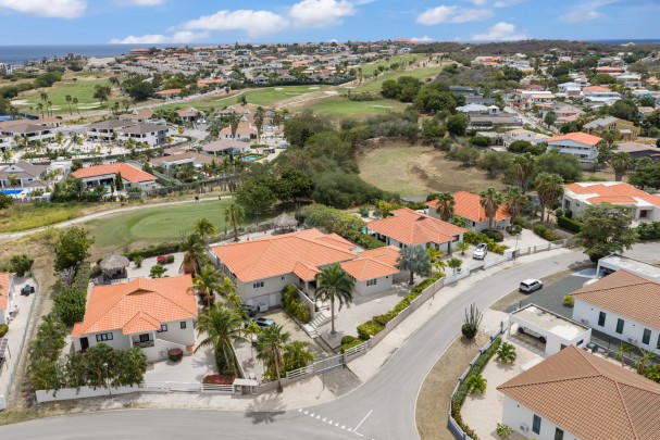  Luxe villa op blue Bay met schitterend uitzicht over de golfbaan
