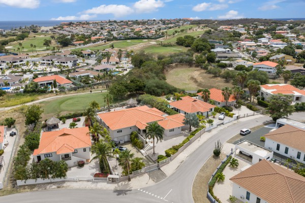  Luxe villa op blue Bay met schitterend uitzicht over de golfbaan
