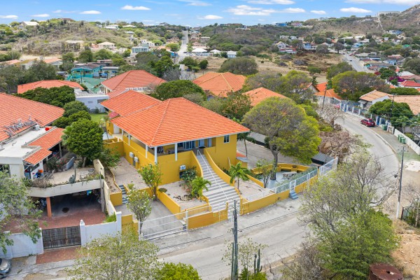 Te Koop: Studentenhuis COCO – Beleggingspand met 10 units op Curaçao