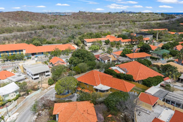 Te Koop: Studentenhuis COCO – Beleggingspand met 10 units op Curaçao