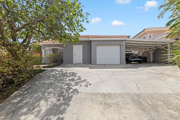 Exclusive Detached Villa in Villapark Girouette - Curaçao