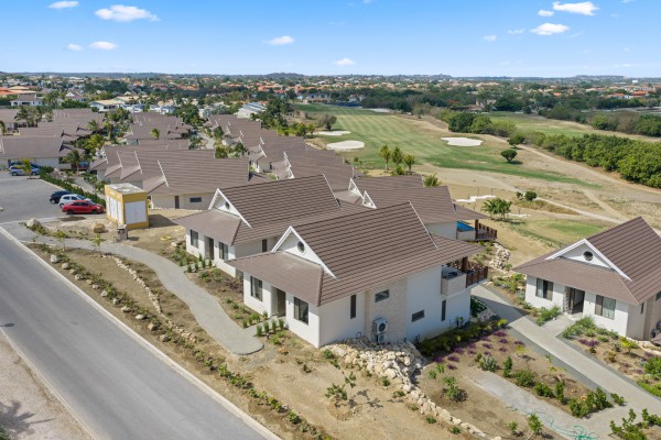 Newly built 4-bedroom villa with great ROI on golf resort