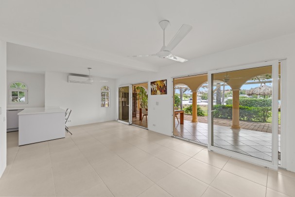 Jan Thiel - Beautiful 2 bedroom apartment with sea view and boat dock