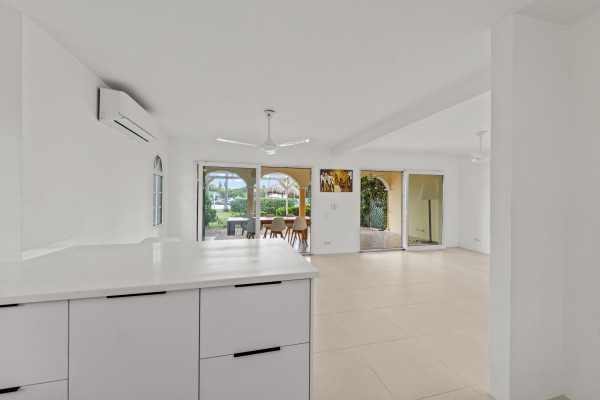 Jan Thiel - Beautiful 2 bedroom apartment with sea view and boat dock
