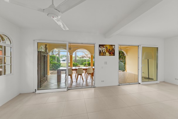 Jan Thiel - Beautiful 2 bedroom apartment with sea view and boat dock