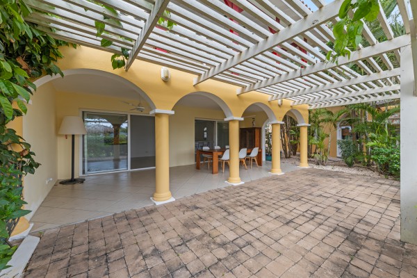 Jan Thiel - Beautiful 2 bedroom apartment with sea view and boat dock