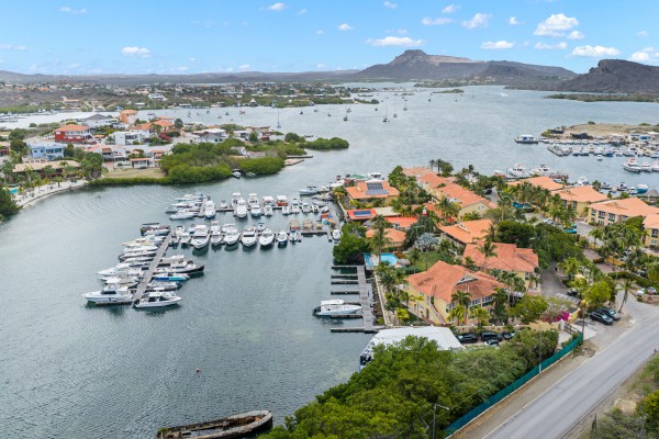 Jan Thiel - Beautiful 2 bedroom apartment with sea view and boat dock