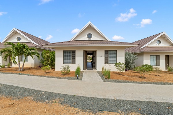 Blue Bay - Newly built 3-bedroom villa in golf resort with strong ROI