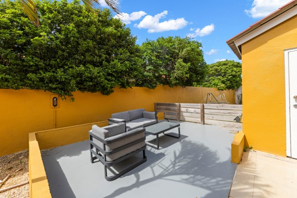 Te Koop: Studentenhuis COCO &ndash; Beleggingspand met 10 units op Cura&ccedil;ao
