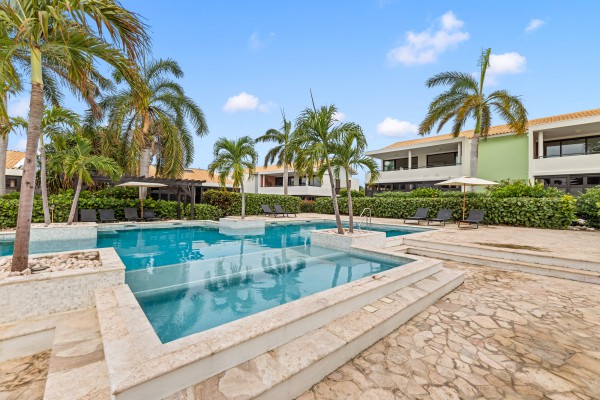 Blue Bay Indigo Garden – Modern Apartment with pool, vacation rentals