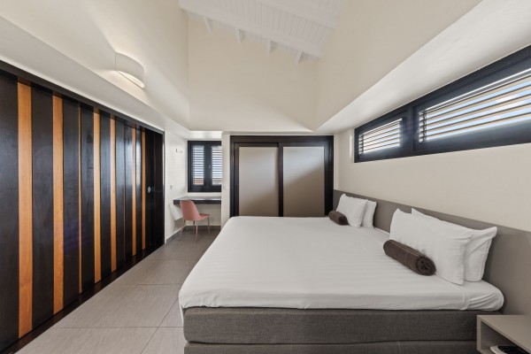 Blue Bay Indigo Garden – Modern Apartment with pool, vacation rentals