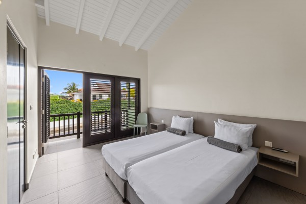 Blue Bay Indigo Garden – Modern Apartment with pool, vacation rentals