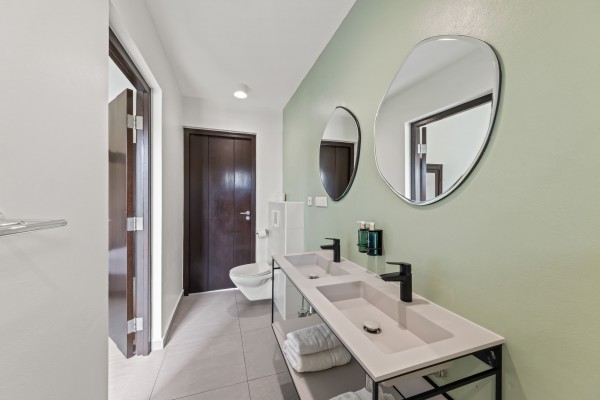 Blue Bay Indigo Garden – Modern Apartment with pool, vacation rentals