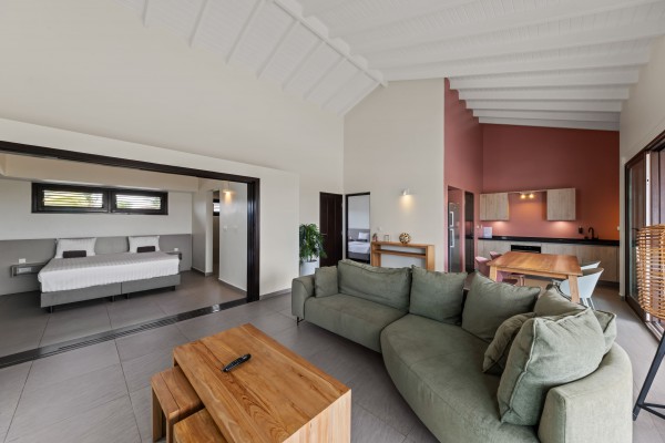 Blue Bay Indigo Garden – Modern Apartment with pool, vacation rentals