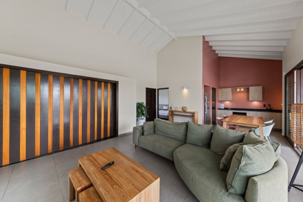 Blue Bay Indigo Garden – Modern Apartment with pool, vacation rentals